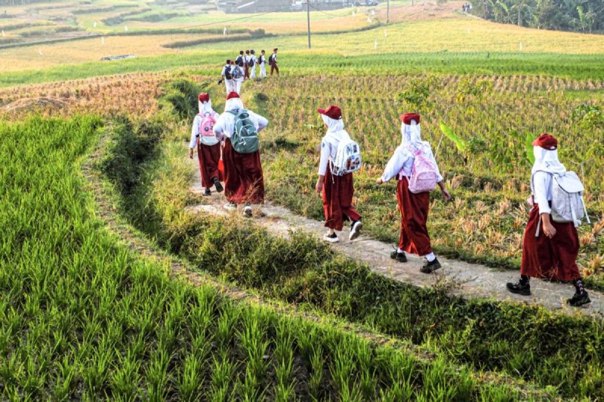 Indonesian Students Return to School with Renewed Vigour for New Academic Year