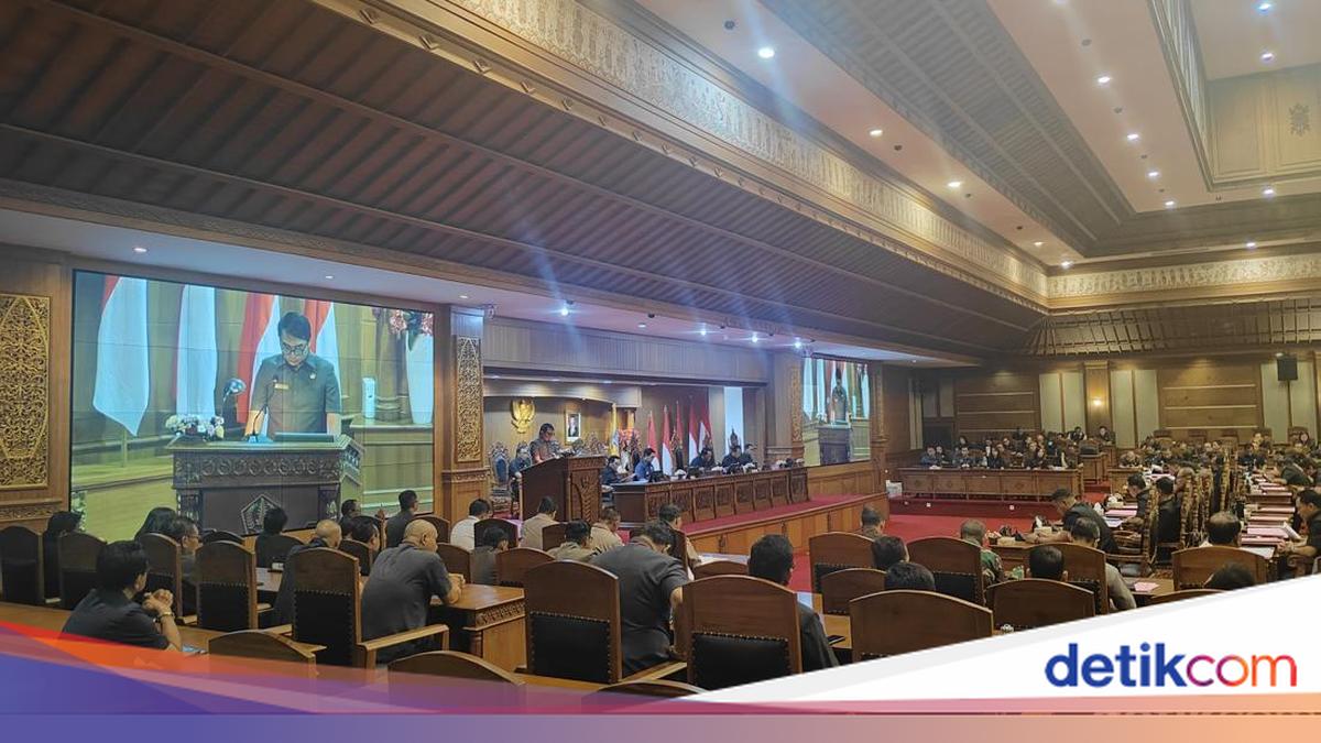 Gerindra Faction Criticises Waste and Cable Chaos in Badung