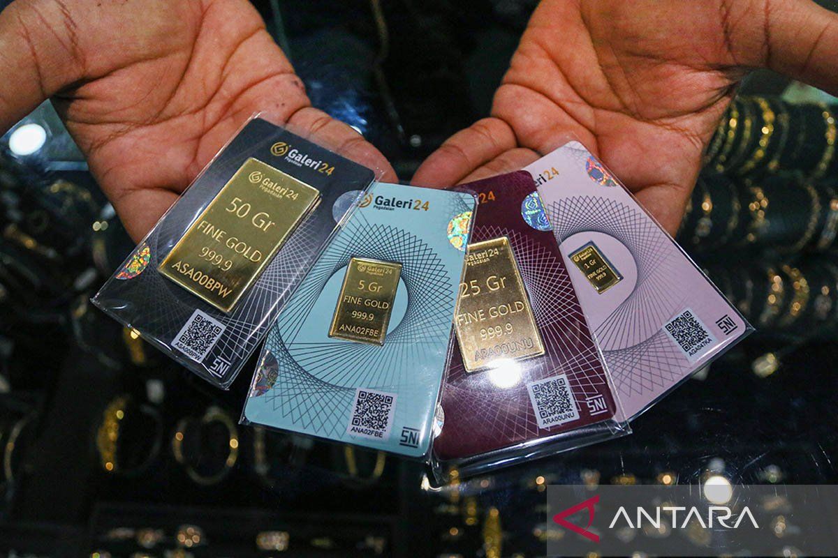 Gold prices for three brands at Pegadaian fall in unison on Tuesday