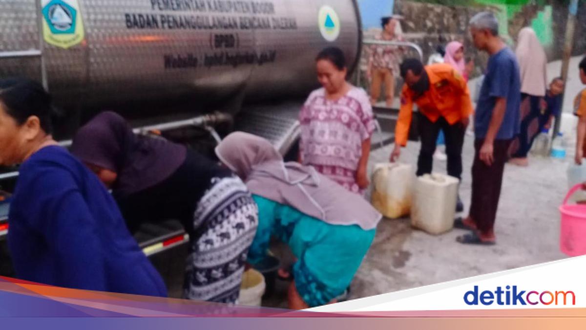293 Families in Bogor Affected by Drought, BPBD Distributes 10,000 Litres of Clean Water