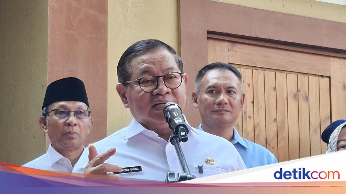 Pramono Says Affluent Families Not a Priority for Jakarta Elderly Card