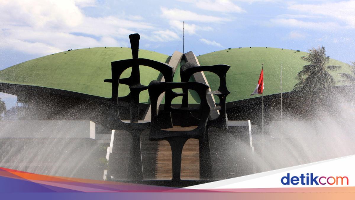 House of Representatives Holds Plenary Session, 297 Members in Attendance