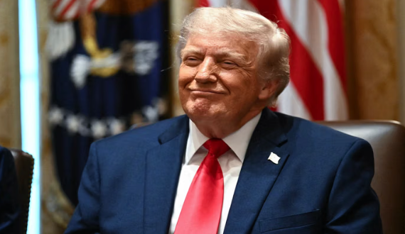 Trump to Impose 20% Security Tariff on Cargo Ships Amid Hormuz Strait Blockade