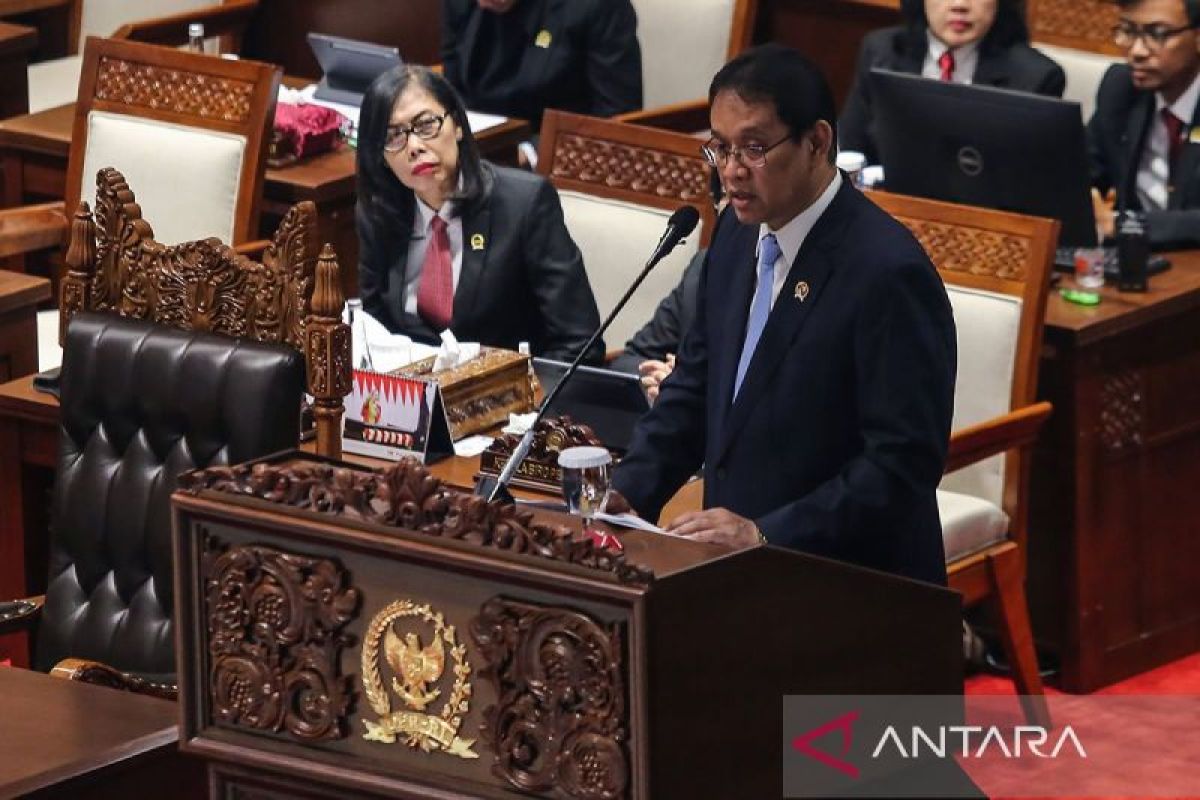 Finance Minister Encourages Free Nutritious Meals Programme to Involve Village Enterprises and MSMEs to Strengthen Supply Chain
