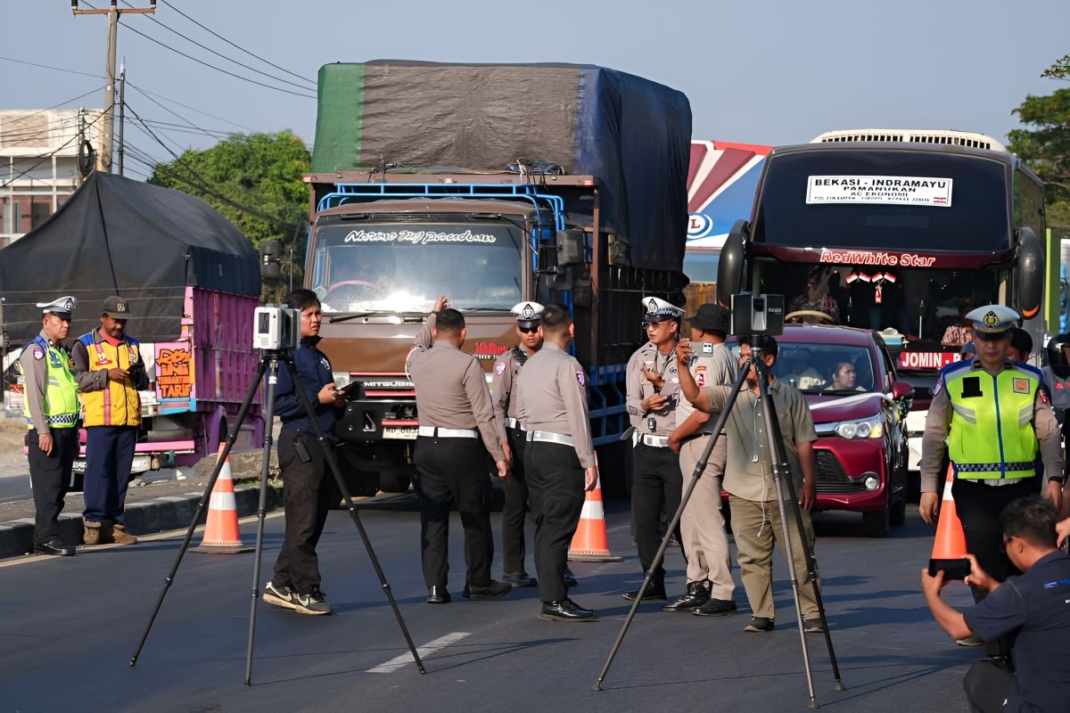 Traffic Corps Assists Investigation into Fatal Indramayu Crash