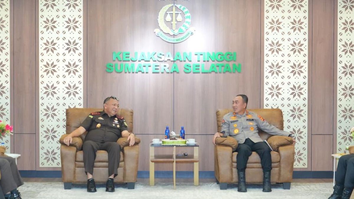 South Sumatra Police Chief Visits Prosecutor's Office to Strengthen 'Nyago Bumi Sriwijaya' Synergy