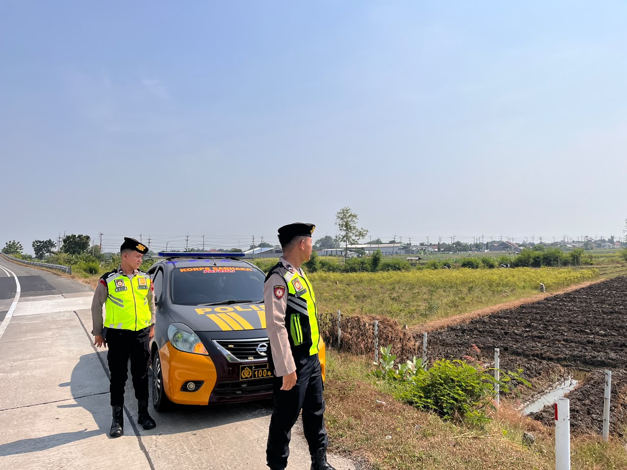 Brebes Police Patrol Toll Road Areas to Prevent Land Fires