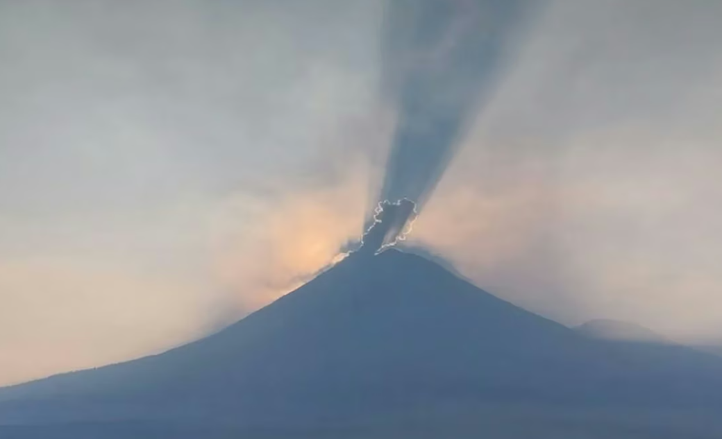 Mount Semeru Erupts Seven Times on Tuesday Morning, Ash Column Reaches 1.3 km