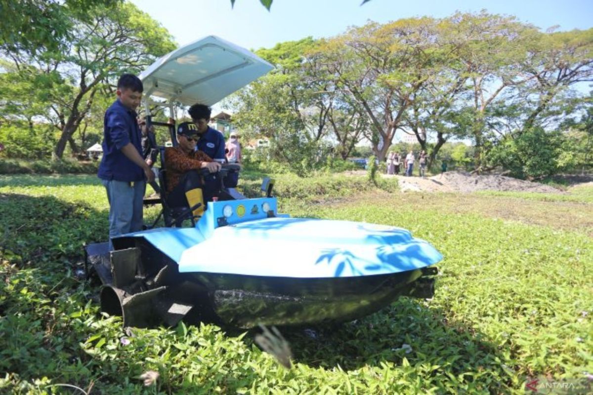 ITS creates electric boat tractor for peatland agriculture
