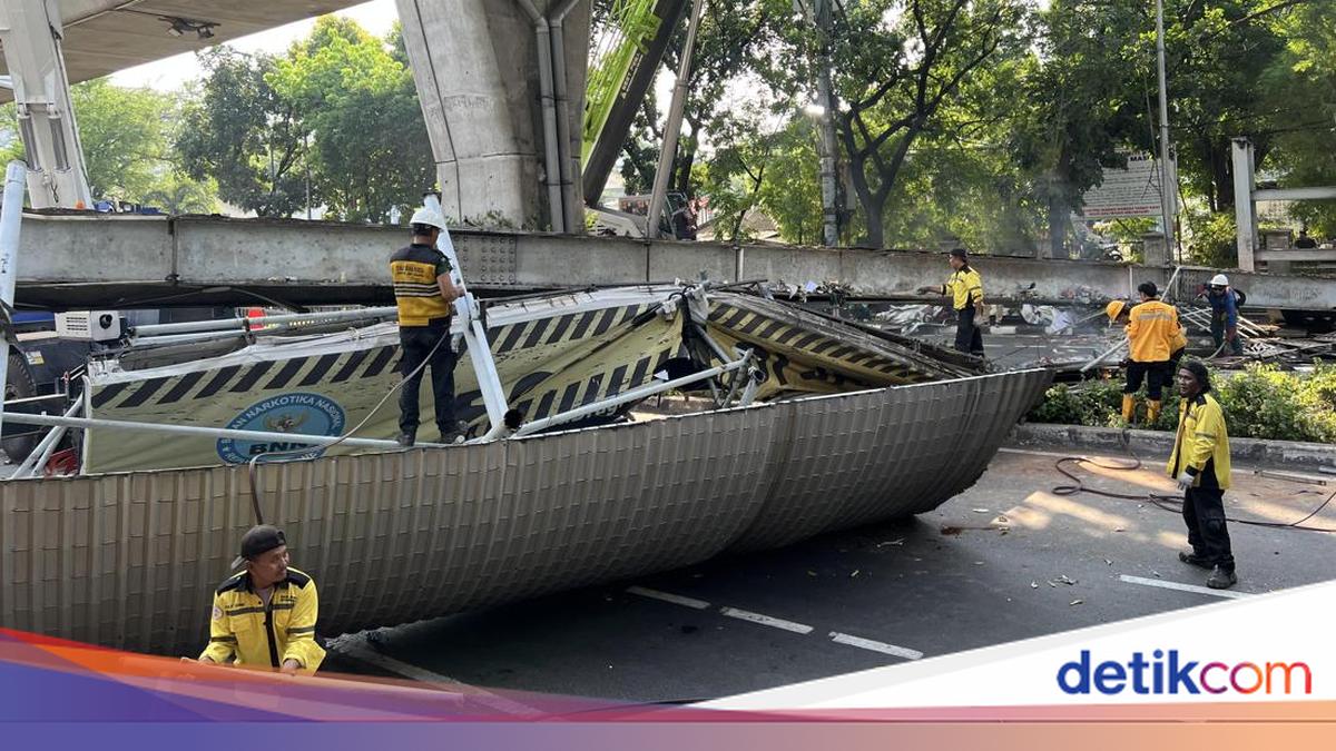 Jakarta's Bina Marga: No Compensation Agreement Yet for Tendean Footbridge Hit by Truck