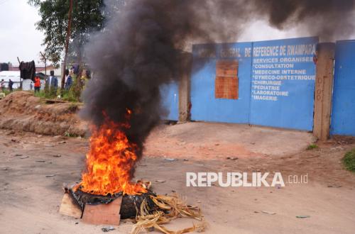 When Salaries Fail to Arrive, Congo's Ebola Frontline Workers Go on Strike