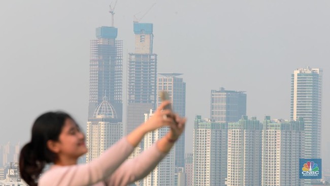Do Not Be Lulled by the False Calm of the Global Economy