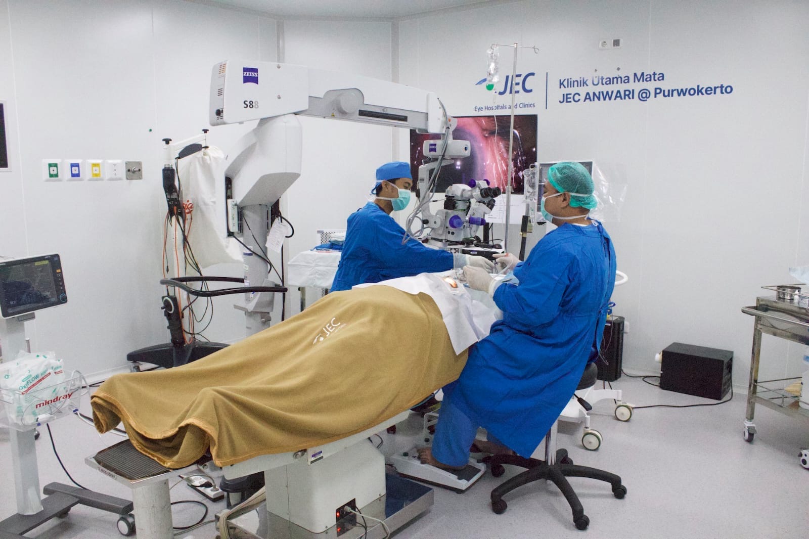 Purwokerto Clinic Brings New Hope to Cataract Patients with Free Surgery Programme
