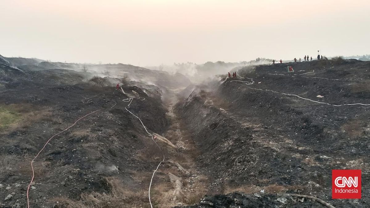 Emergency Response to Jatiwaringin Landfill Fire Officially Ends