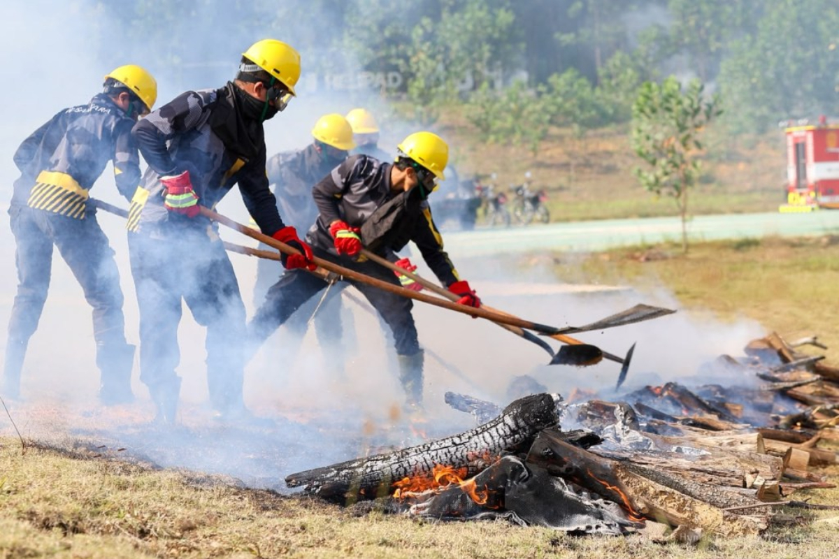 Joint Team Simulates Forest Fire Handling in Core Area of Nusantara Capital