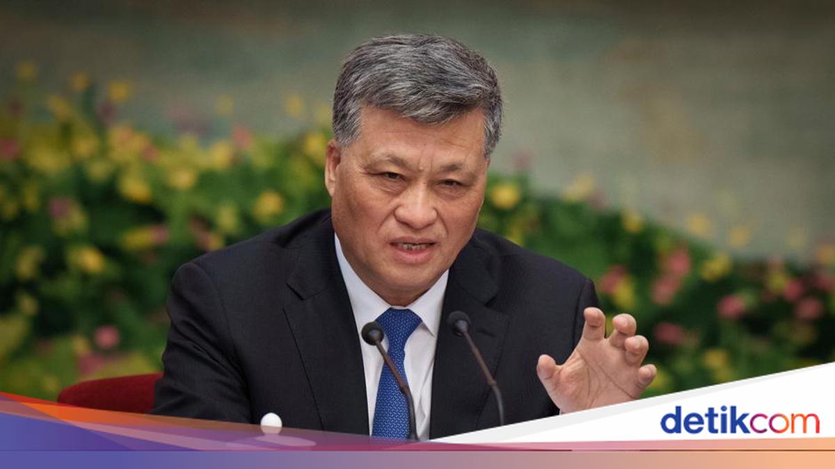 Corruption Scandal Rocks China's Elite Circle as Former Xinjiang Party Chief Sacked