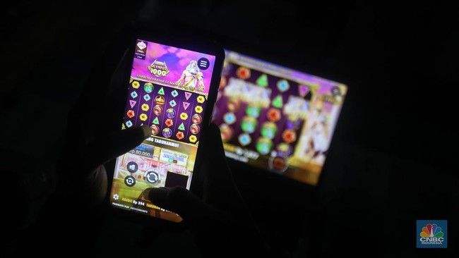 Online Gambling Accounts Keep Growing, OJK Chief to Deploy New 'Tactic'