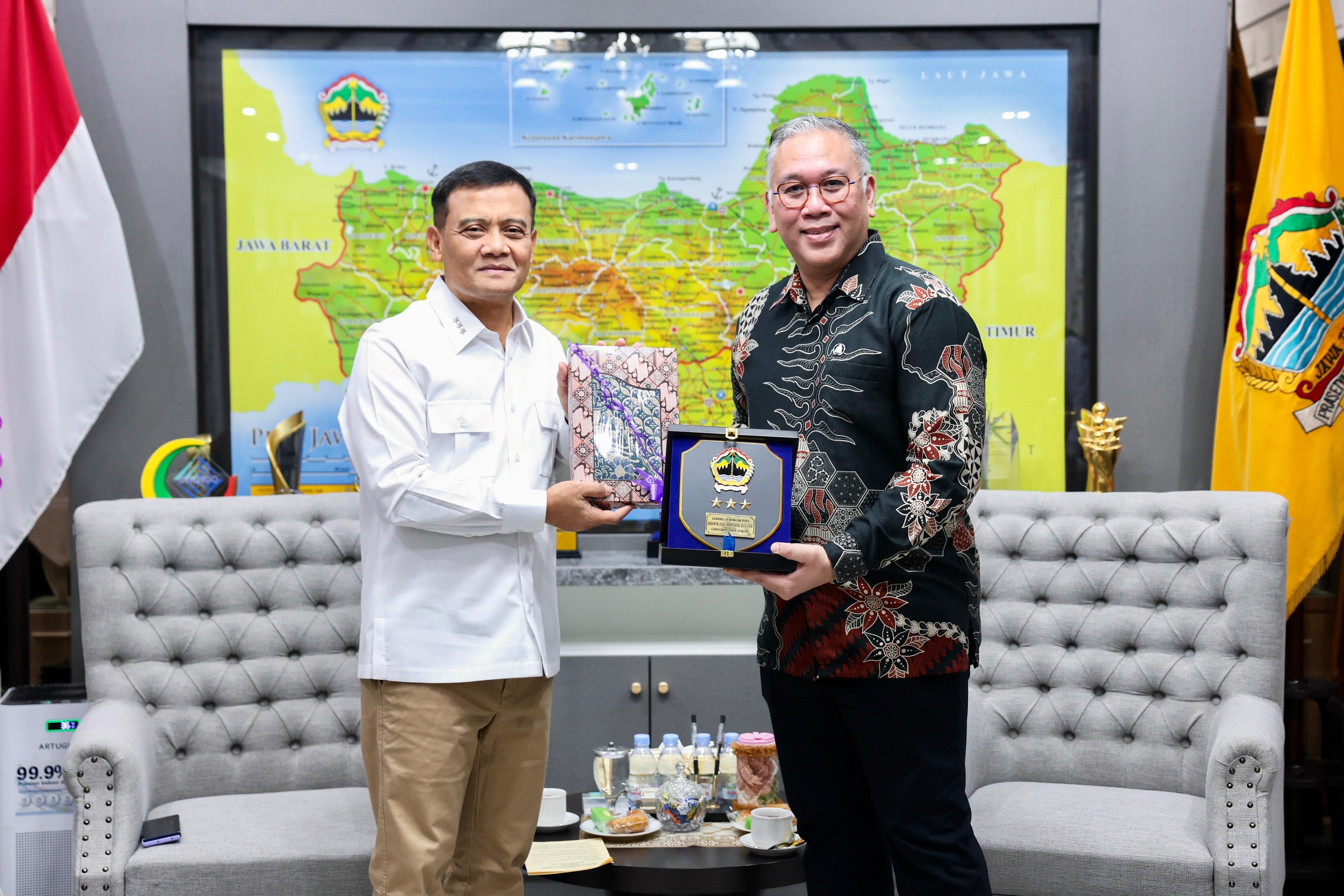 Singaporean Investor Partners with China to Explore Investment in Central Java