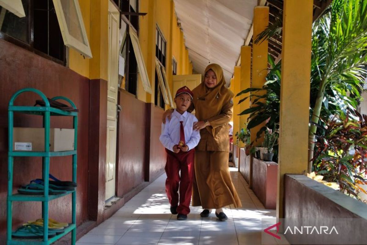 Children need support to adapt to new school environments