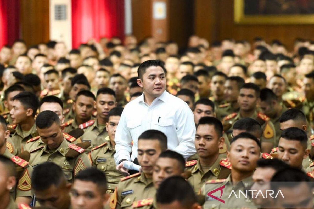 Cabinet Secretary advises military cadets to continuously improve skills
