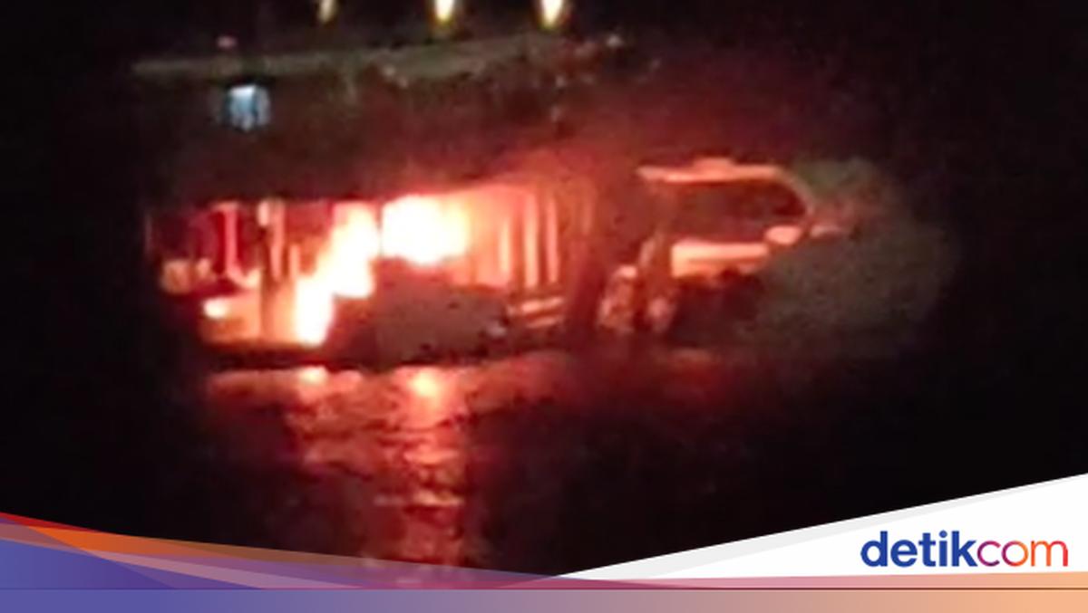 Generator Fire on Pinisi Ship in Labuan Bajo, No Casualties Reported