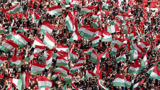Hungarian Parliament Abruptly Dismisses President in Sweeping Purge of Old Regime