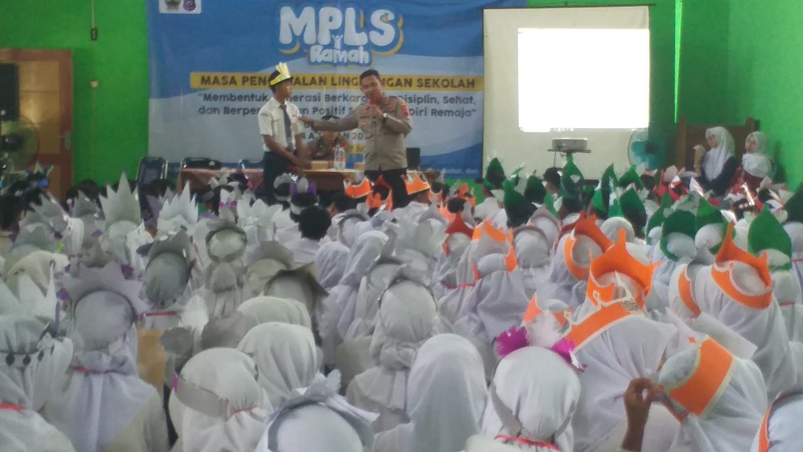 Brebes Police Educate New Students at SMAN 1 Banjarharjo to Prevent Juvenile Delinquency