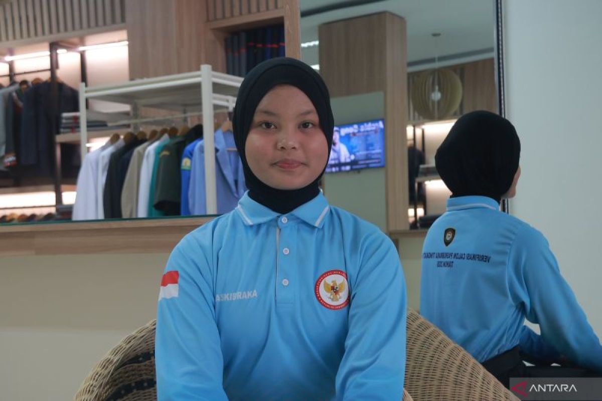 Aceh Tamiang student overcomes disaster to qualify for national flag-hoisting squad