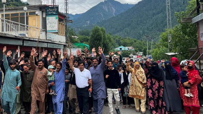 Nine Killed in Clashes with Police During Election Protests in Pakistan-Administered Kashmir
