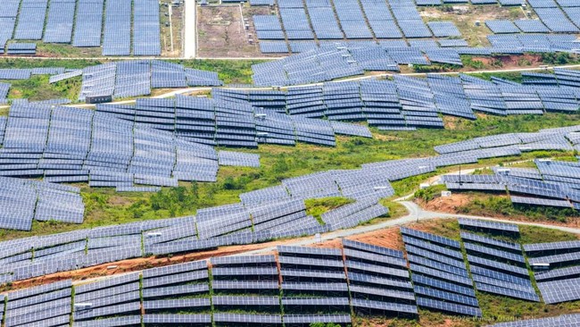 Government Prepares New Regulation to Drive 100 GW Solar Power Plant Development