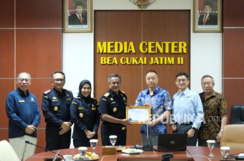 Customs Issues Bonded Zone Licence for Children's Toy Manufacturer in Jombang