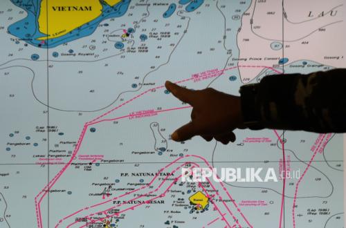 Heartland versus Rimland: Re-reading Global Geopolitics