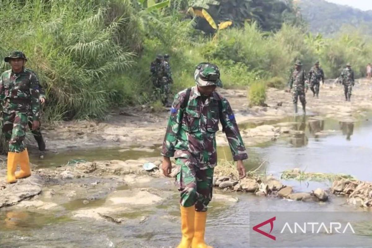 Marines Patrol Cileungsi River to Prevent Pollution