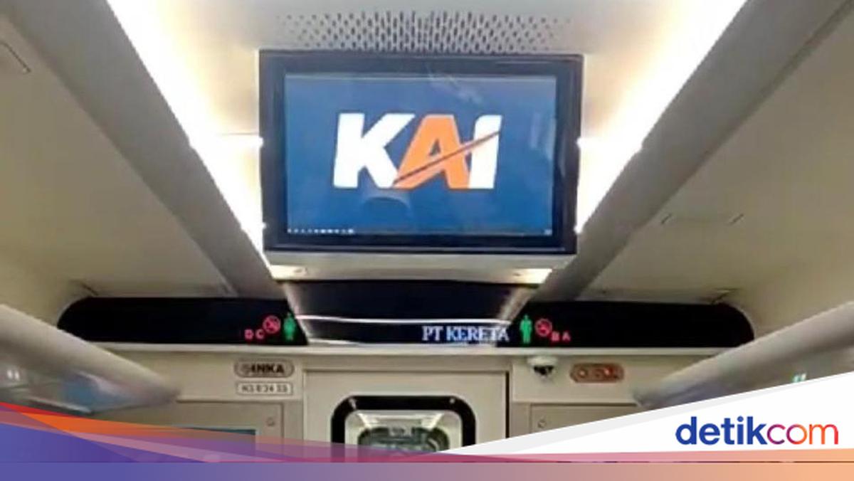 Understanding Digital Screens on Trains: Their Functions and Information