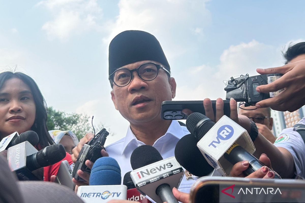 President Prabowo convenes ministers and SOE directors to discuss village cooperatives