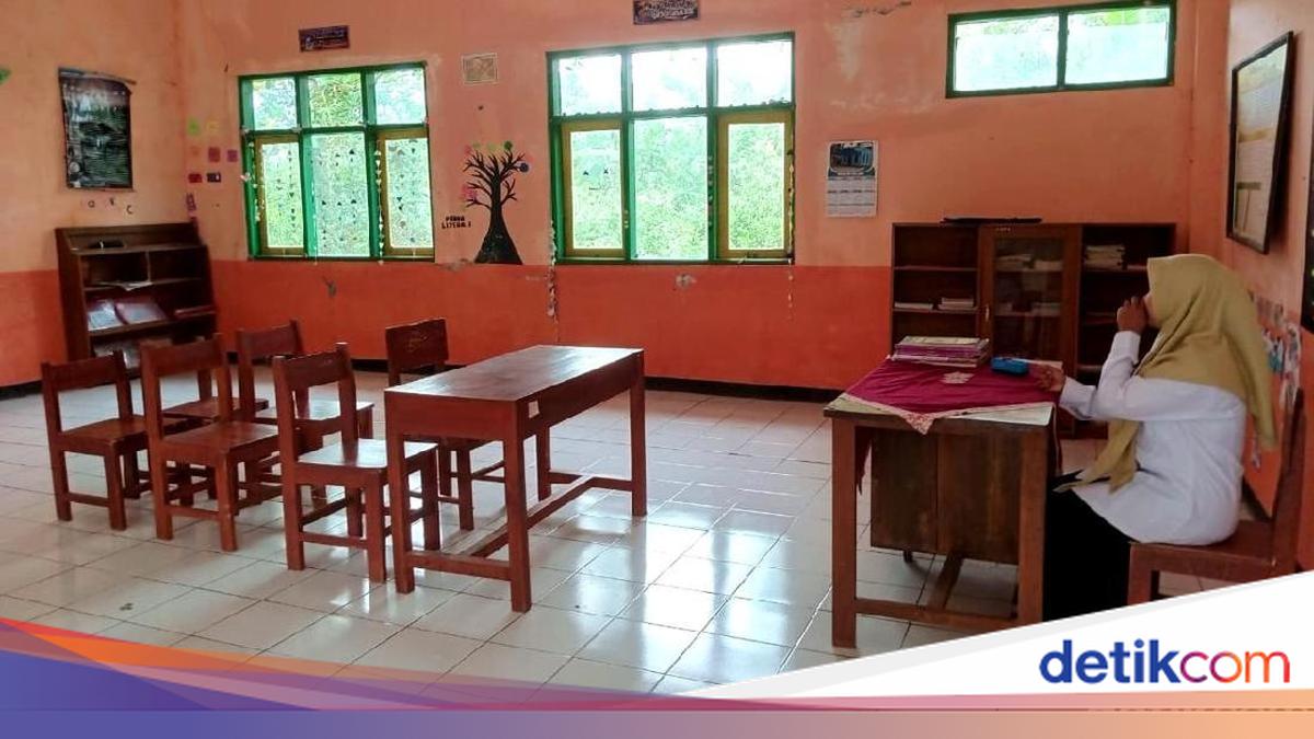 Several State Primary Schools in Java Face Severe Shortage of New Students