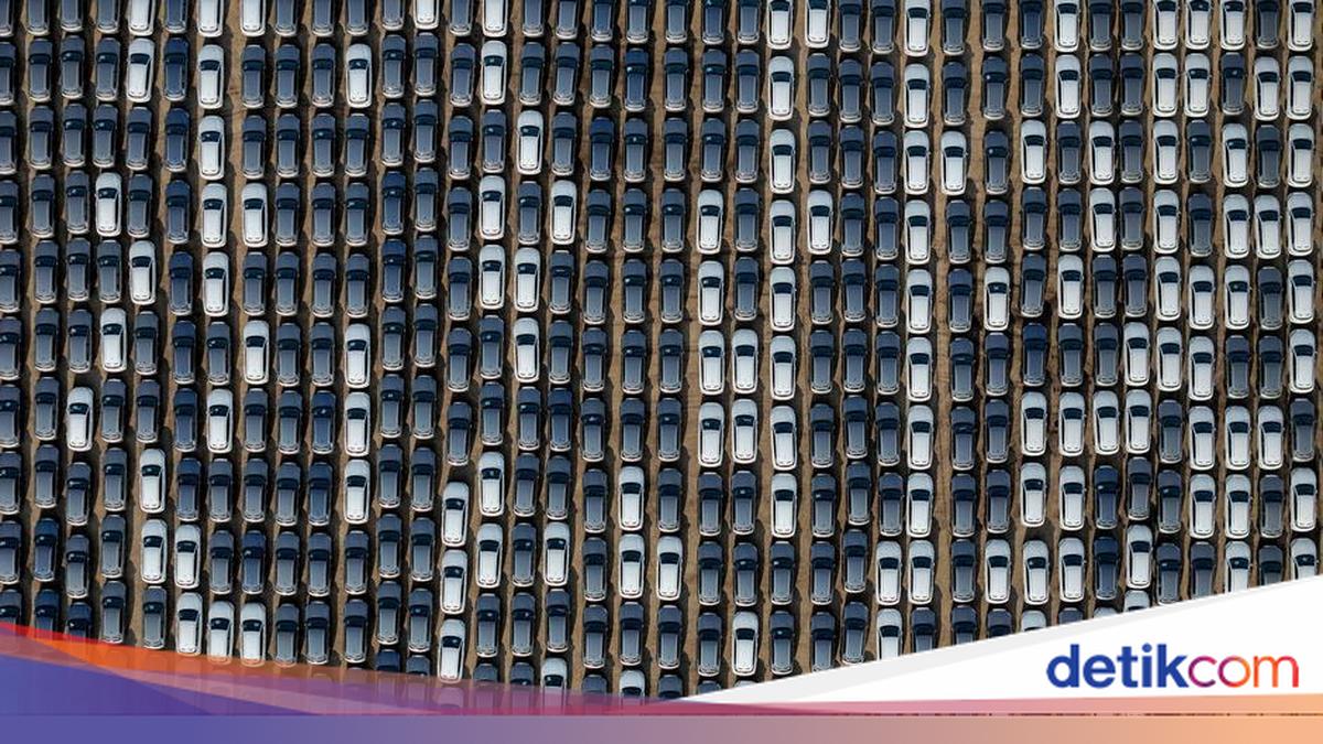 China's Economic Growth Slows to 4.3%, Weakest Since Late 2022