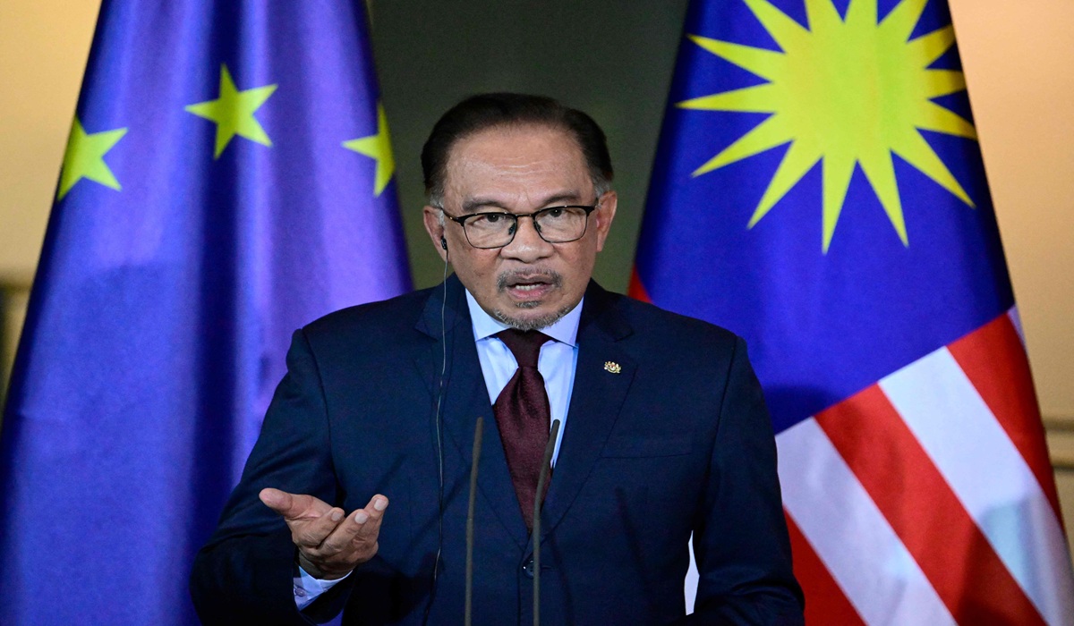 Anwar Ibrahim Vows to Deport Israelis Detected Entering Malaysia