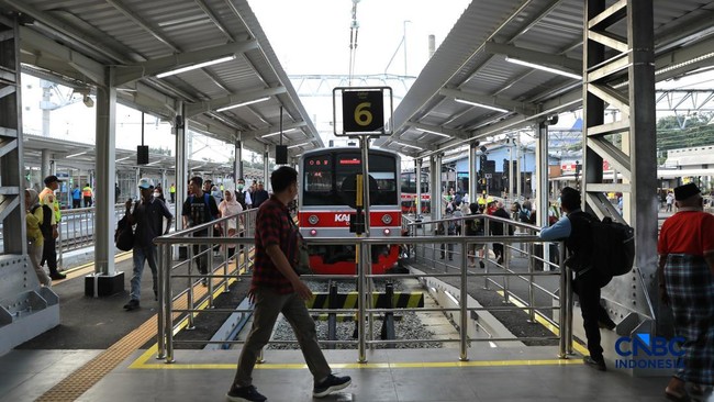 Bogor Station Platforms 6, 7, and 8 Completed, Commuter Line SF12 Service Begins