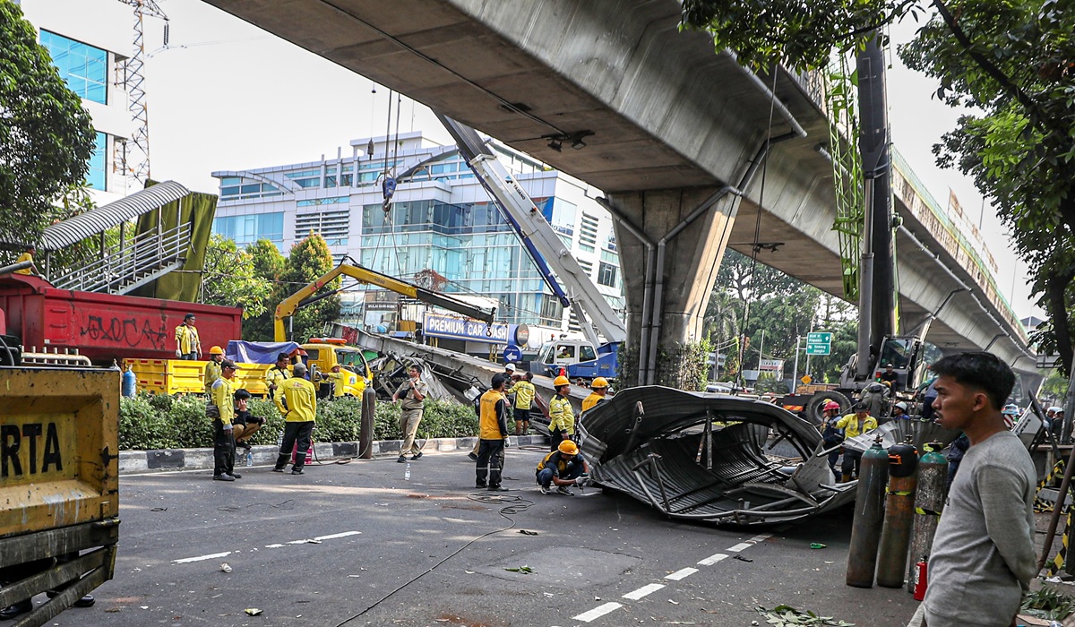 Pramono Responds to Legal Action Over Collapsed Tendean Footbridge