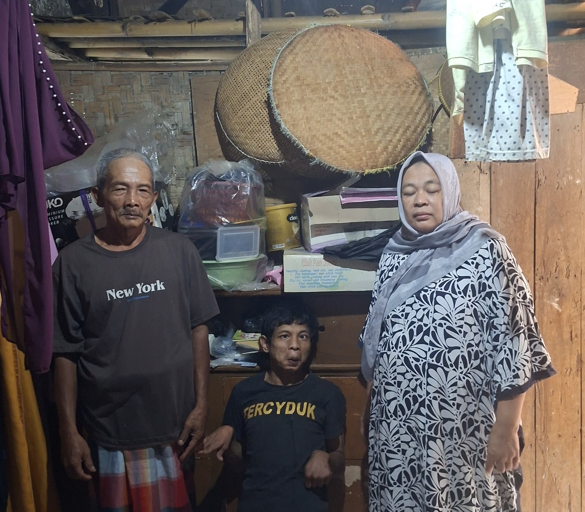 Police Chief Renovates Home of Underprivileged Laundry Worker in Bogor