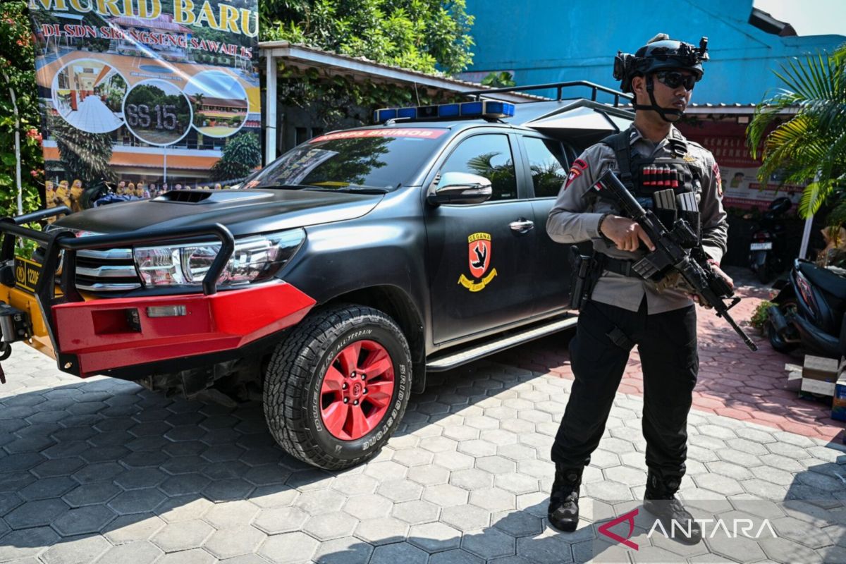 School uniform cost dispute triggered bomb threat at South Jakarta elementary school