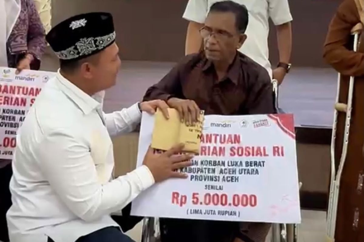 North Aceh Government Distributes Rp2.48 Billion in Compensation to Flood Victims
