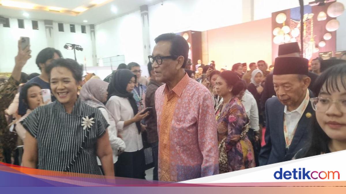 Sultan Encourages Yogyakarta's Crafts to Go International