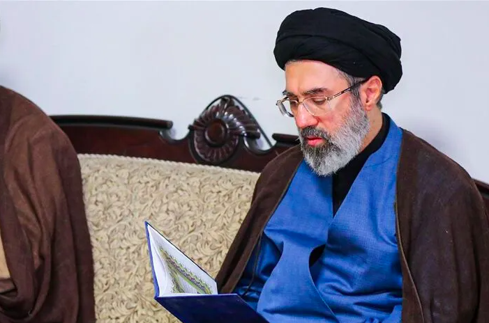 Mojtaba Khamenei Expresses Gratitude to the Public Following Ayatollah Ali Khamenei's Funeral