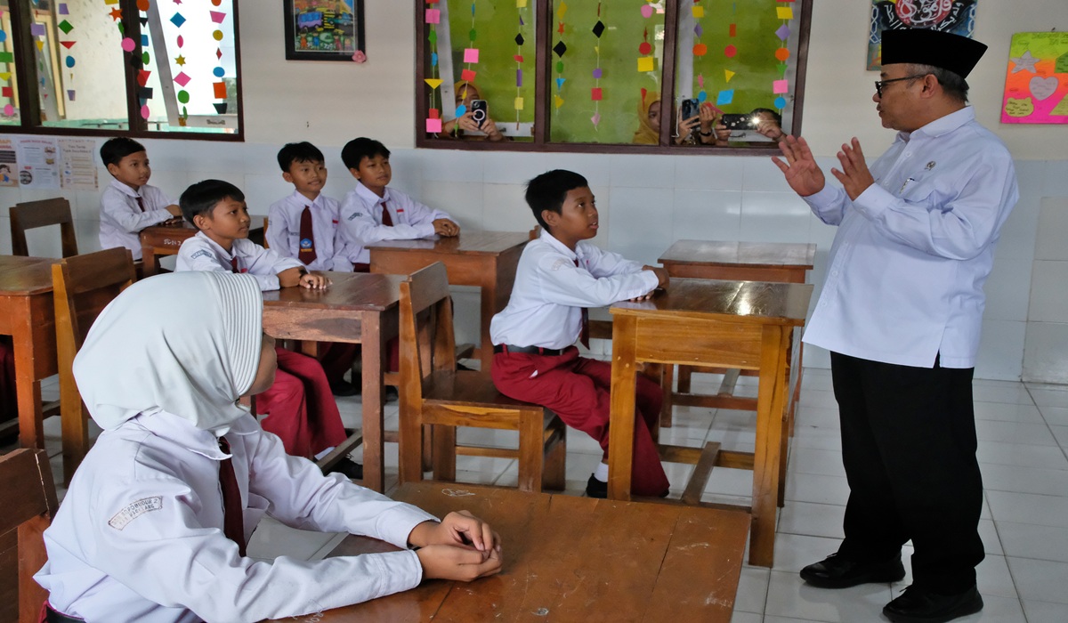 Education Ministry and Home Affairs Seek Solution for Schools Lacking New Students