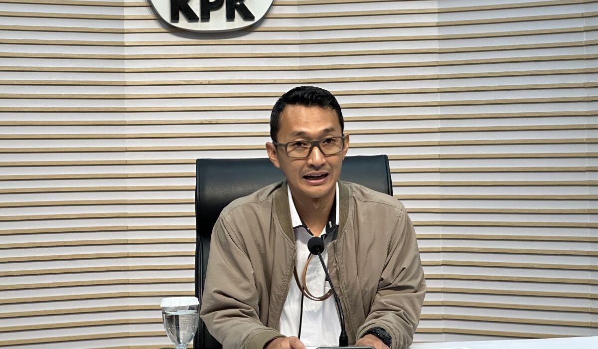 KPK Searches Nine Locations in Sukoharjo Bribery Case, Seizes Cash and Jewellery