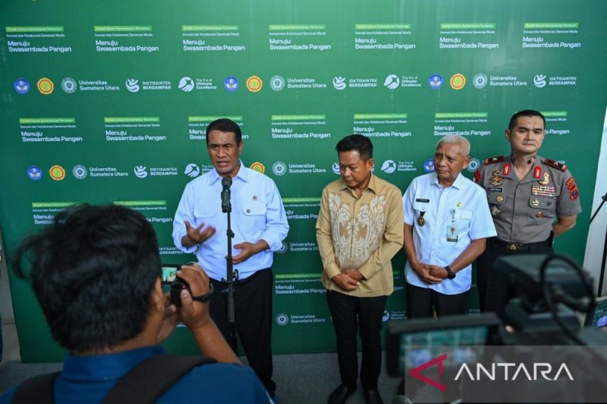 Minister Amran Invites USU Students to Safeguard Food Self-Sufficiency Through Innovation