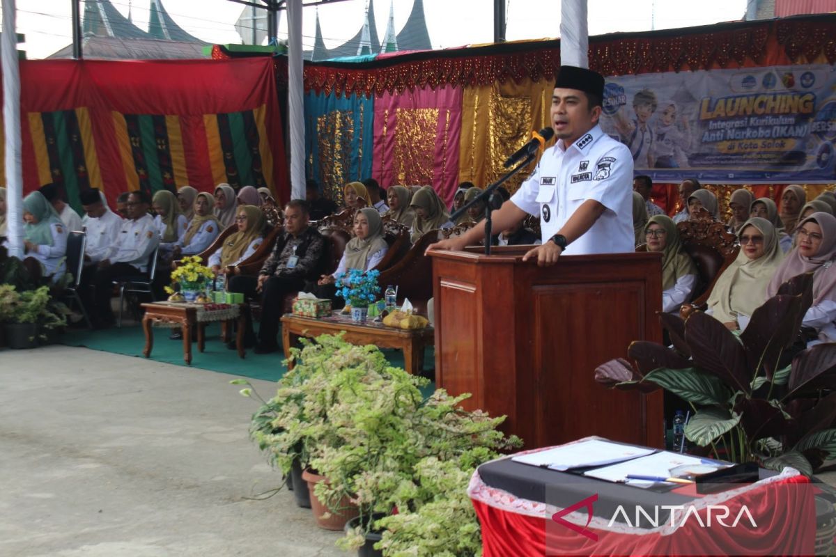 Solok City Government and BNN Launch Anti-Drug Curriculum in Schools