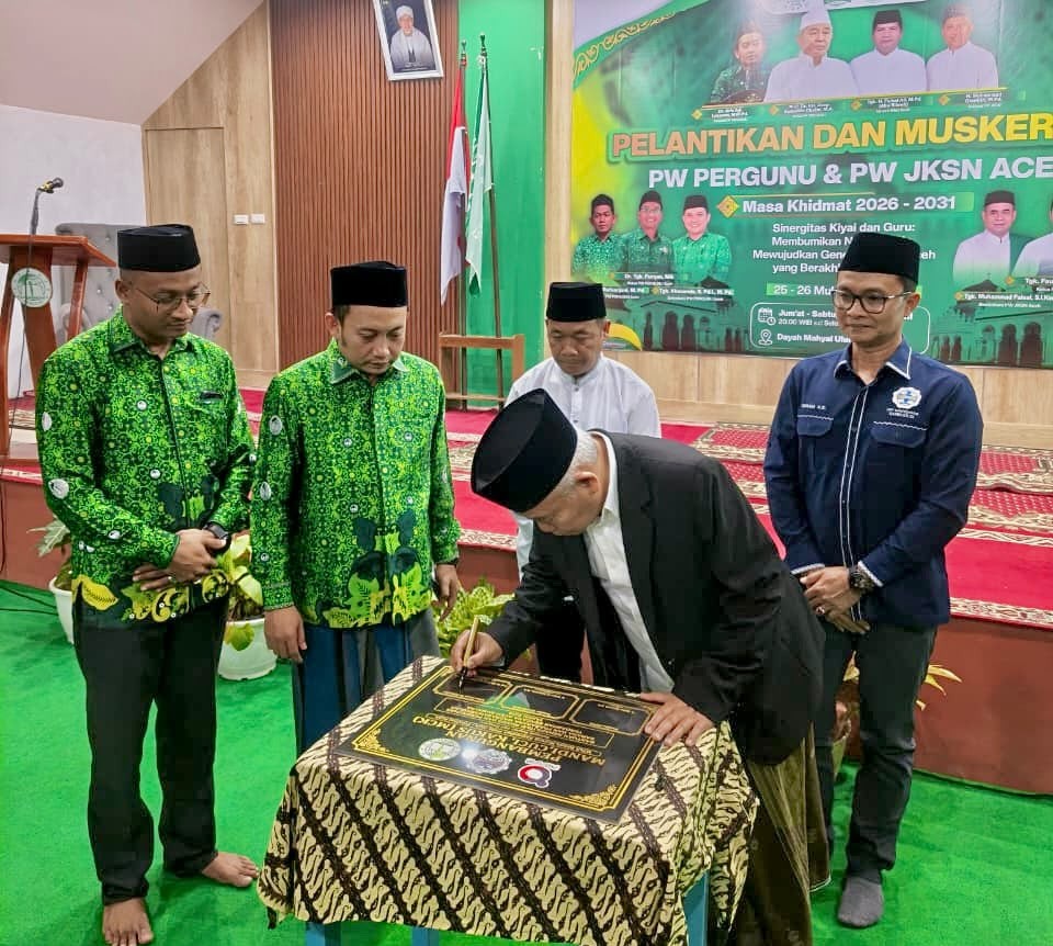 Workers' Union Distributes Rp117 Million in Donations for Post-Disaster Education Facility Recovery in Aceh
